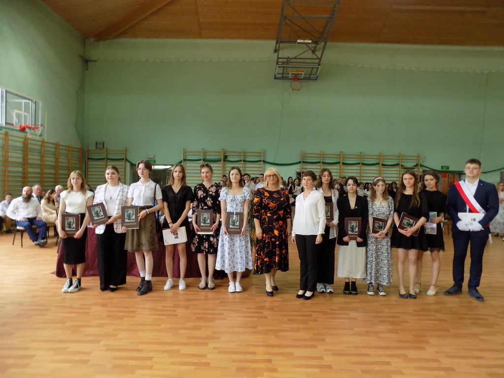 Zdjęcie zakonczenie_roku_2022-2023 (52)c91c8e7e-d4f2-47b2-afa1-91684c3fca6d.JPG w galerii Uroczystość zakończenia roku szkolnego 2022/2023
